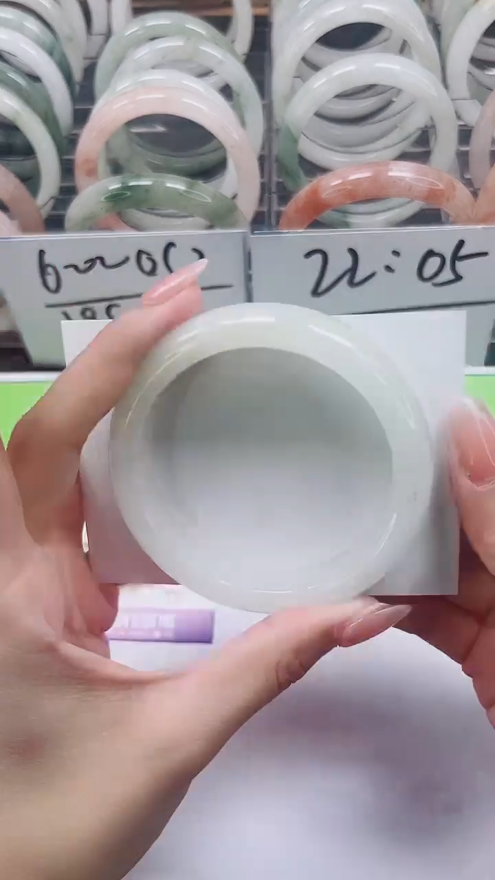 【闪购商品】石英质玉手镯未镶嵌A277-57/58