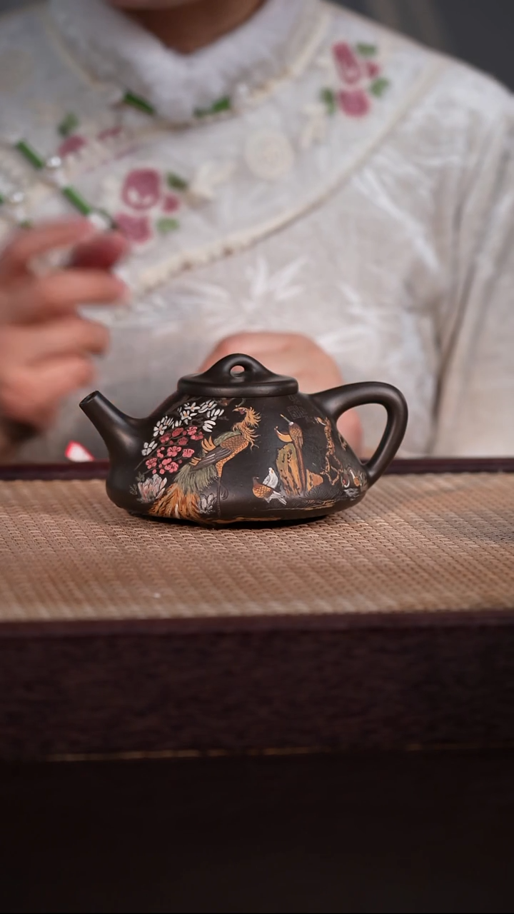 茶壶紫砂九龄君子兰 270cc