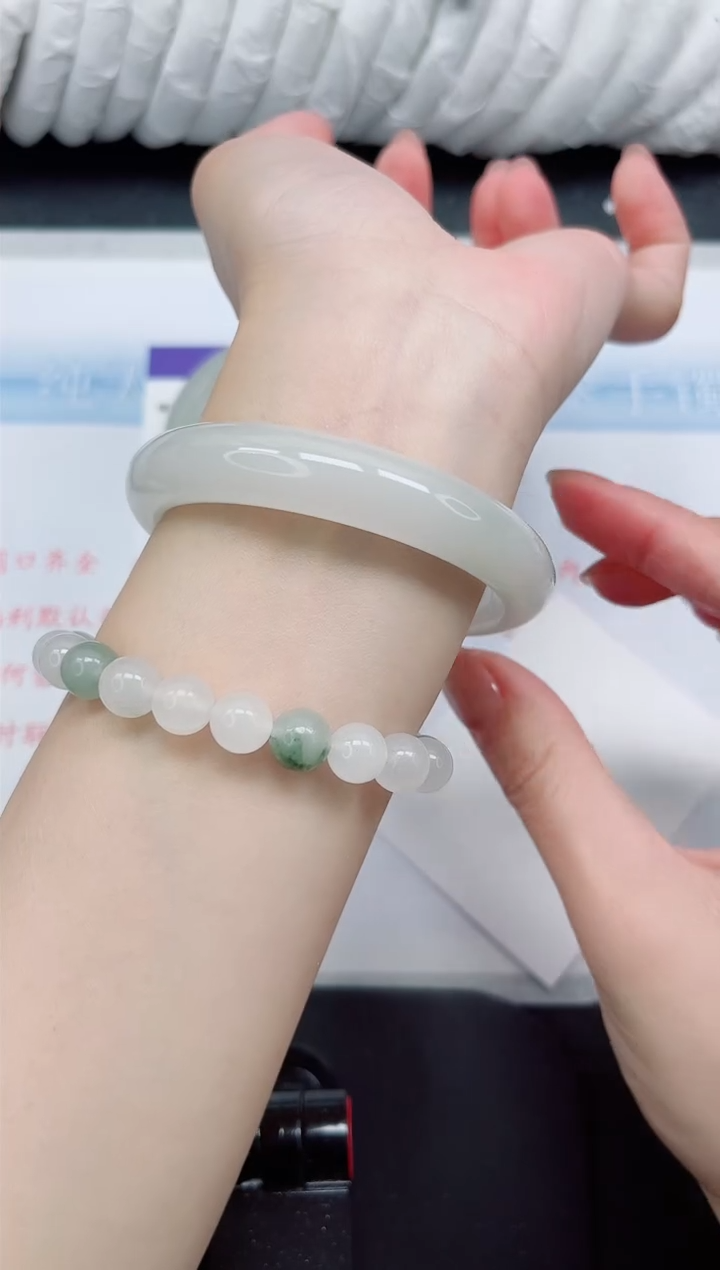 【闪购商品】石英质玉手镯未镶嵌246#57.4