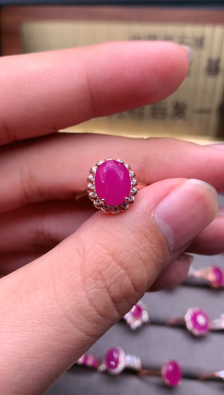 【闪购商品】红宝石戒指银S925镶嵌........