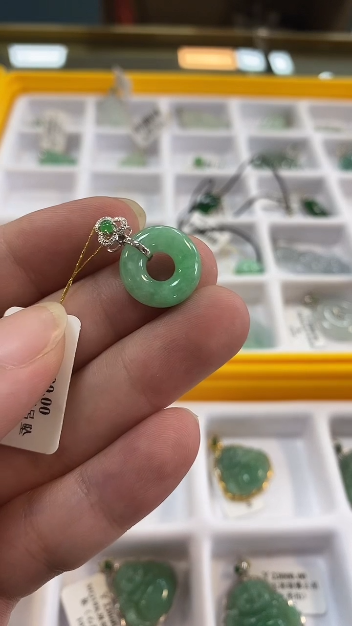 【闪购商品】翡翠挂件18K金镶嵌翡翠18465