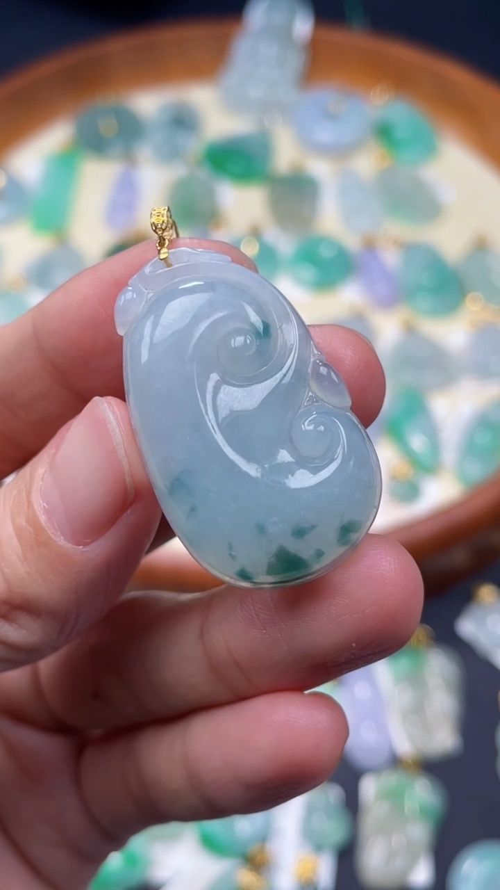 【闪购商品】翡翠颈饰18K金镶嵌如意