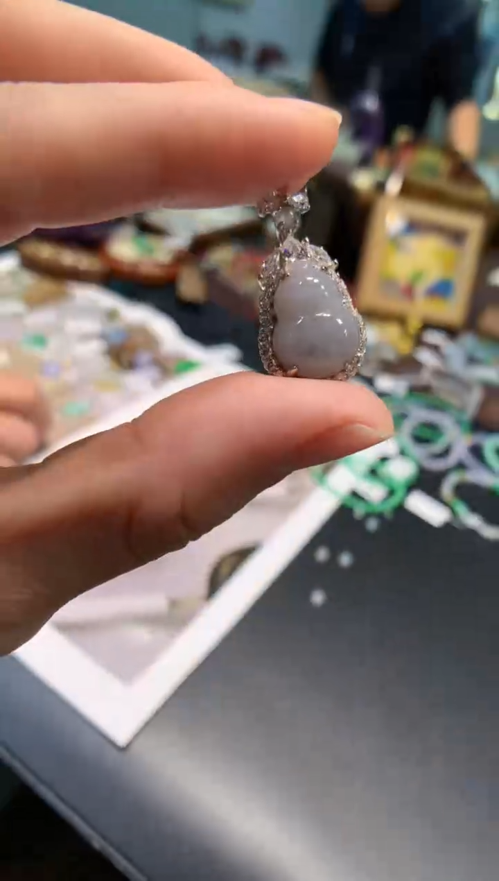 颈饰银S925镶嵌翡翠葫芦