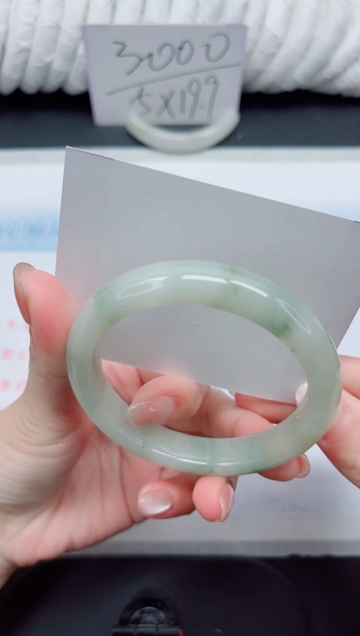 【闪购商品】石英质玉手镯未镶嵌26-56.4