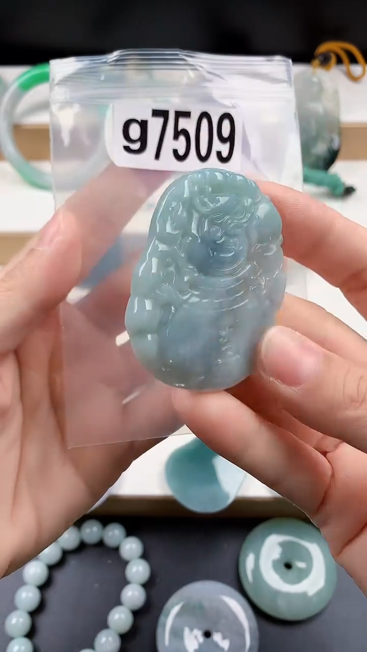 颈饰未镶嵌翡翠天然翡翠吊坠挂件