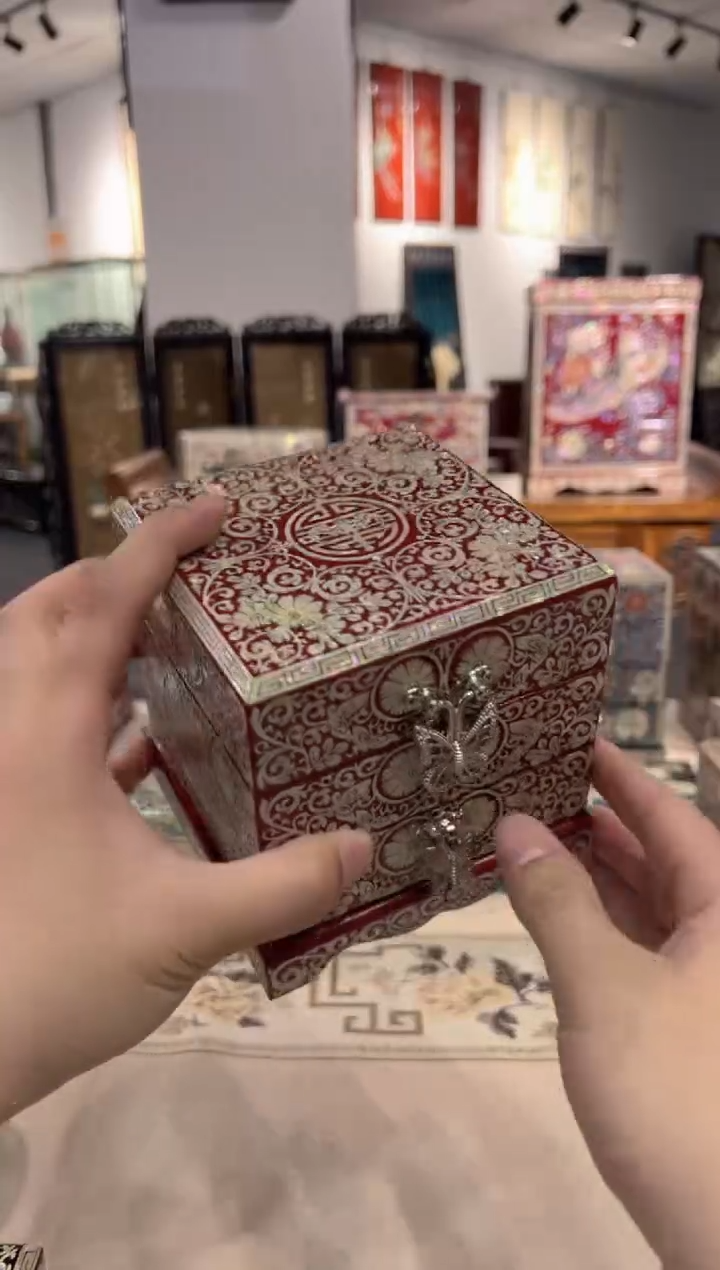 【闪购商品】红底寿·弘贝雅螺钿漆器文化馆 