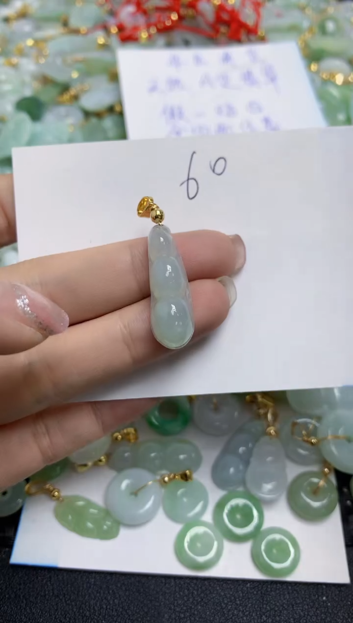 【闪购商品】翡翠颈饰合金天然翡翠A货