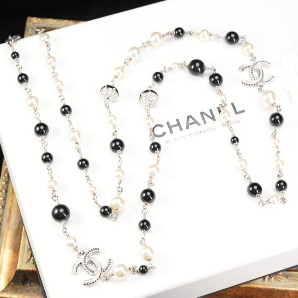 95新 Chanel/香奈儿 中古柚礼/香奈儿黑白闪钻珍珠小球项链xp