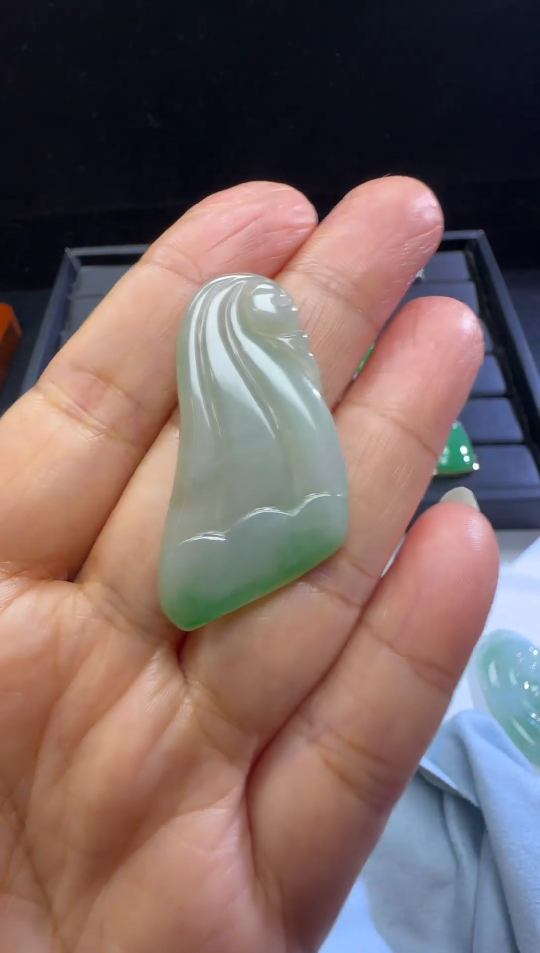 【闪购商品】翡翠吊坠(不含链)未镶嵌莲蓬