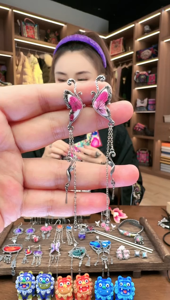 【闪购商品】织绣30黔东南苗族刺绣