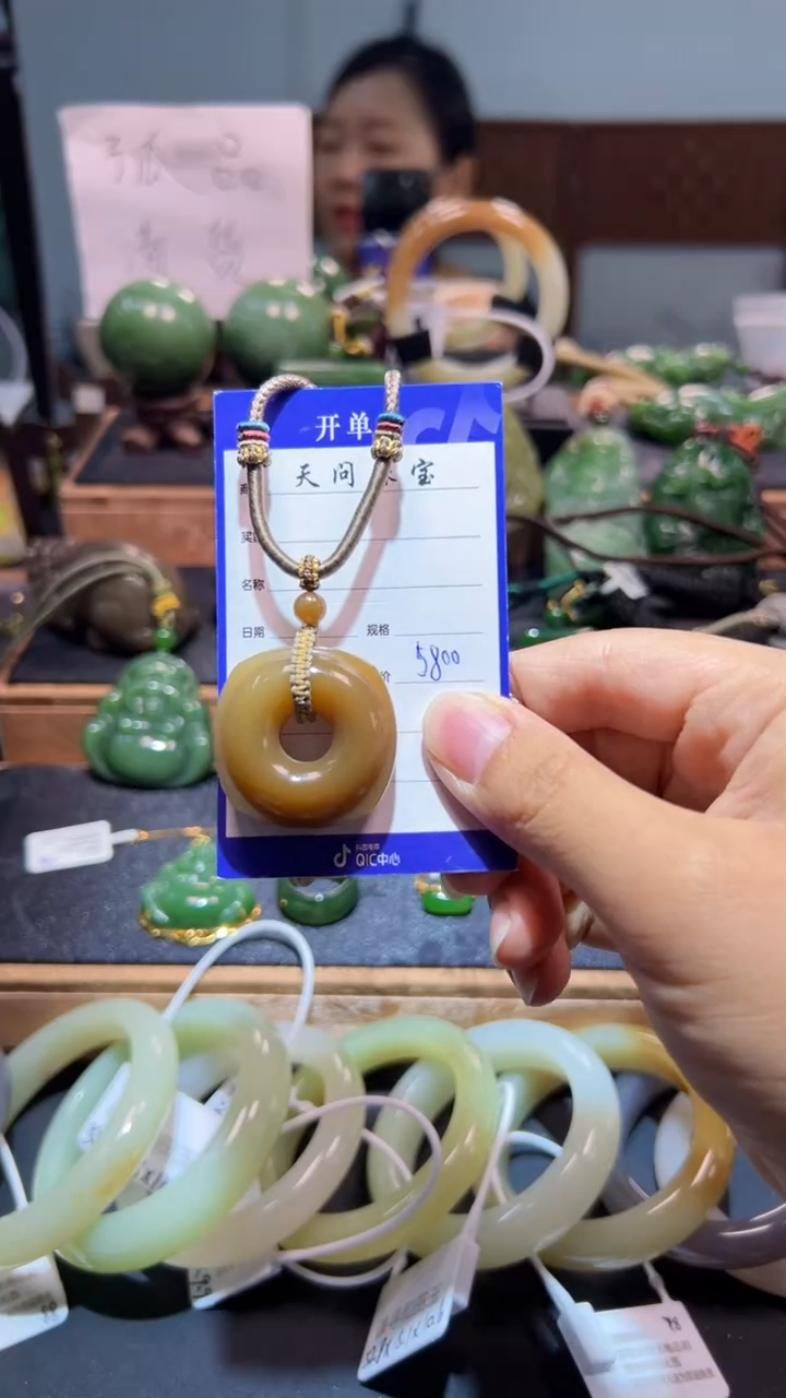 颈饰未镶嵌和田玉1