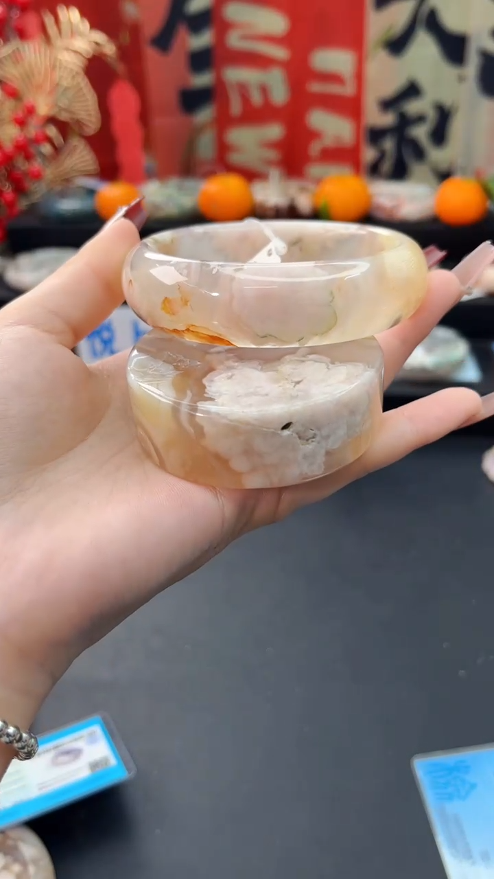 【闪购商品】石英质玉手镯未镶嵌赠送镯心（63圈口）