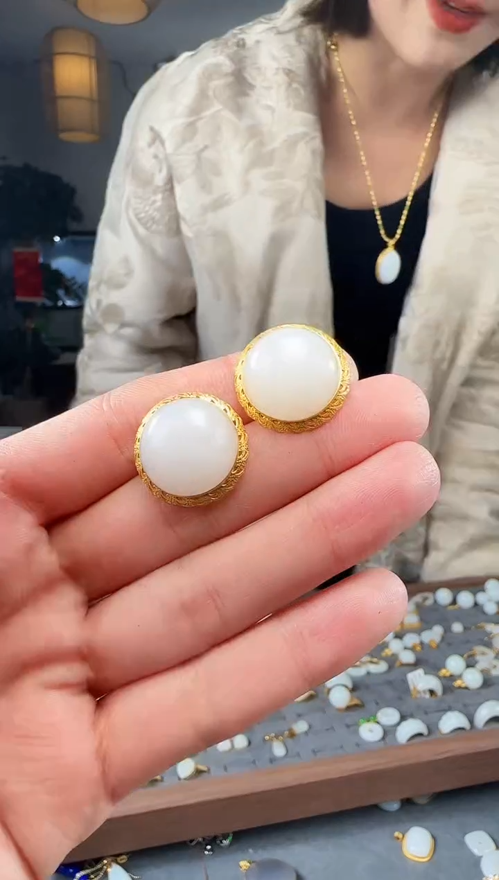 【闪购商品】和田玉耳钉18K金镶嵌1