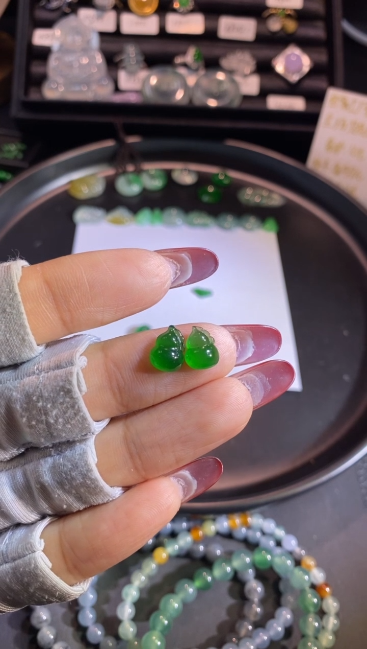 【闪购商品】翡翠挂件未镶嵌葫芦