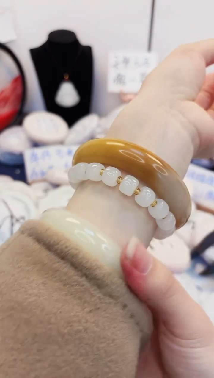 【闪购商品】石英质玉手镯未镶嵌465