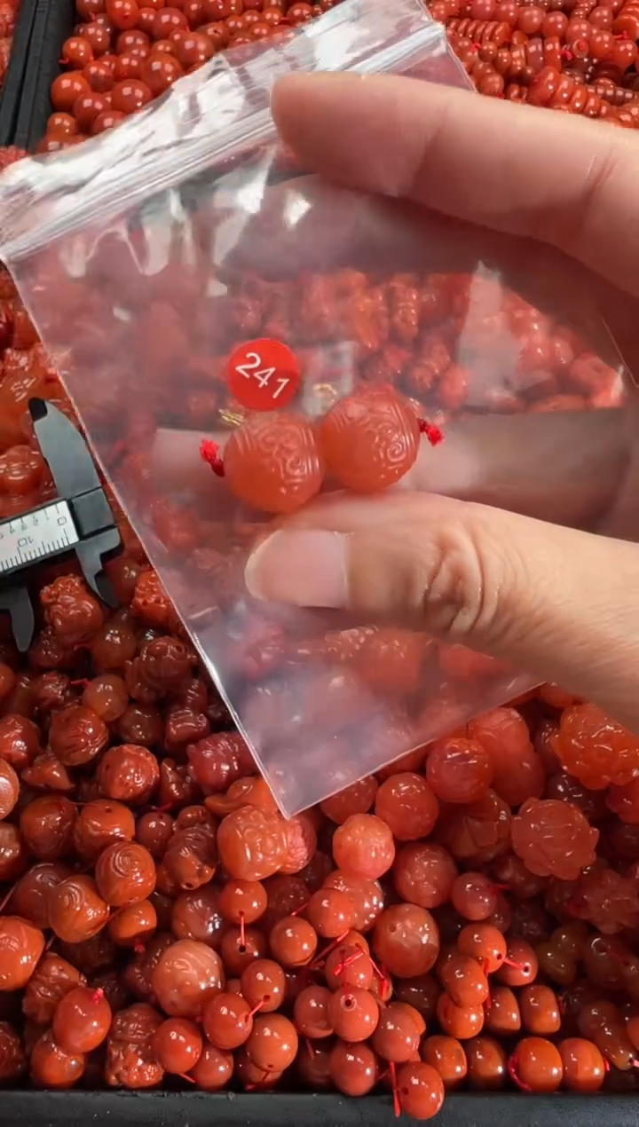 【闪购商品】南红玛瑙颈饰未镶嵌1