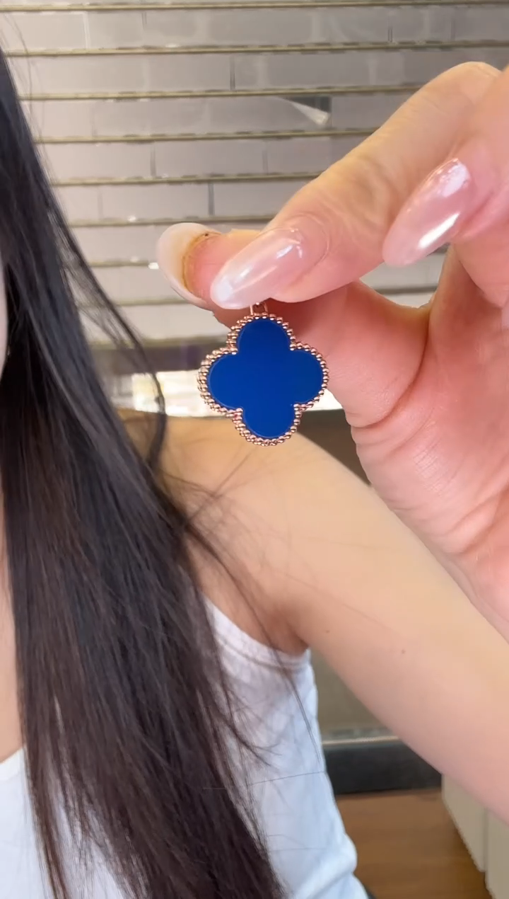 18K金镶嵌吊坠玛瑙/玉髓蓝花吊坠（不含链）