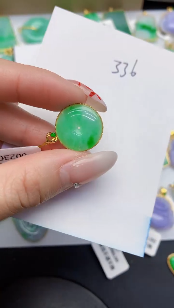 【闪购商品】翡翠颈饰18K金镶嵌00000000000