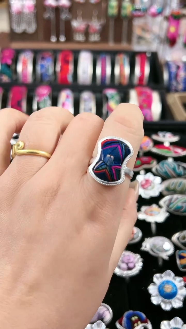 【闪购商品】织绣民族风老绣饰品066