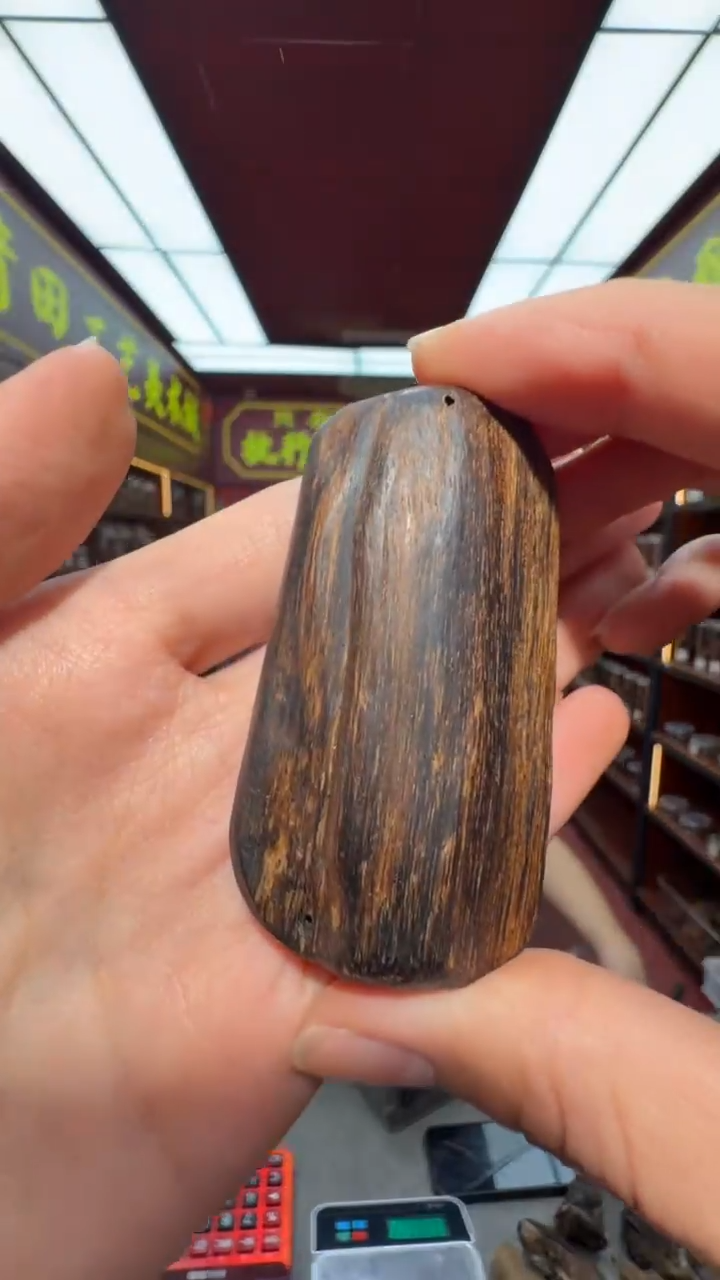 沉香吊坠多样性发一