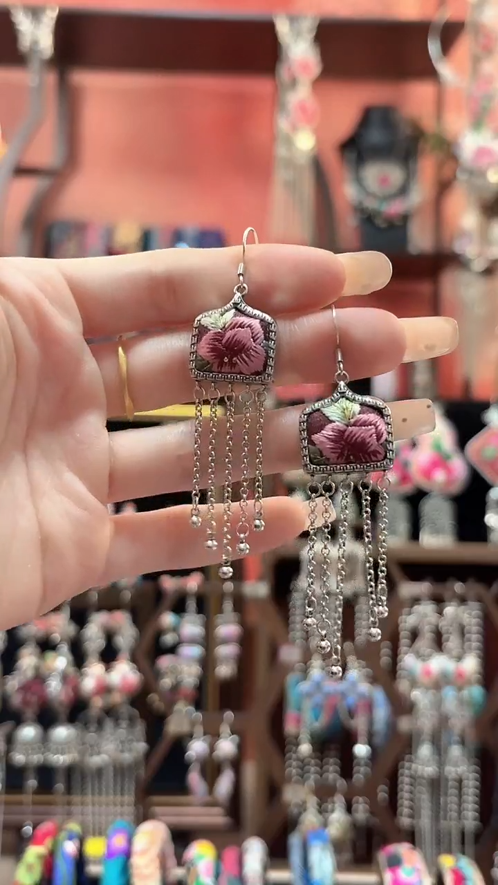 织绣 云织谣民族风精美饰品 162**