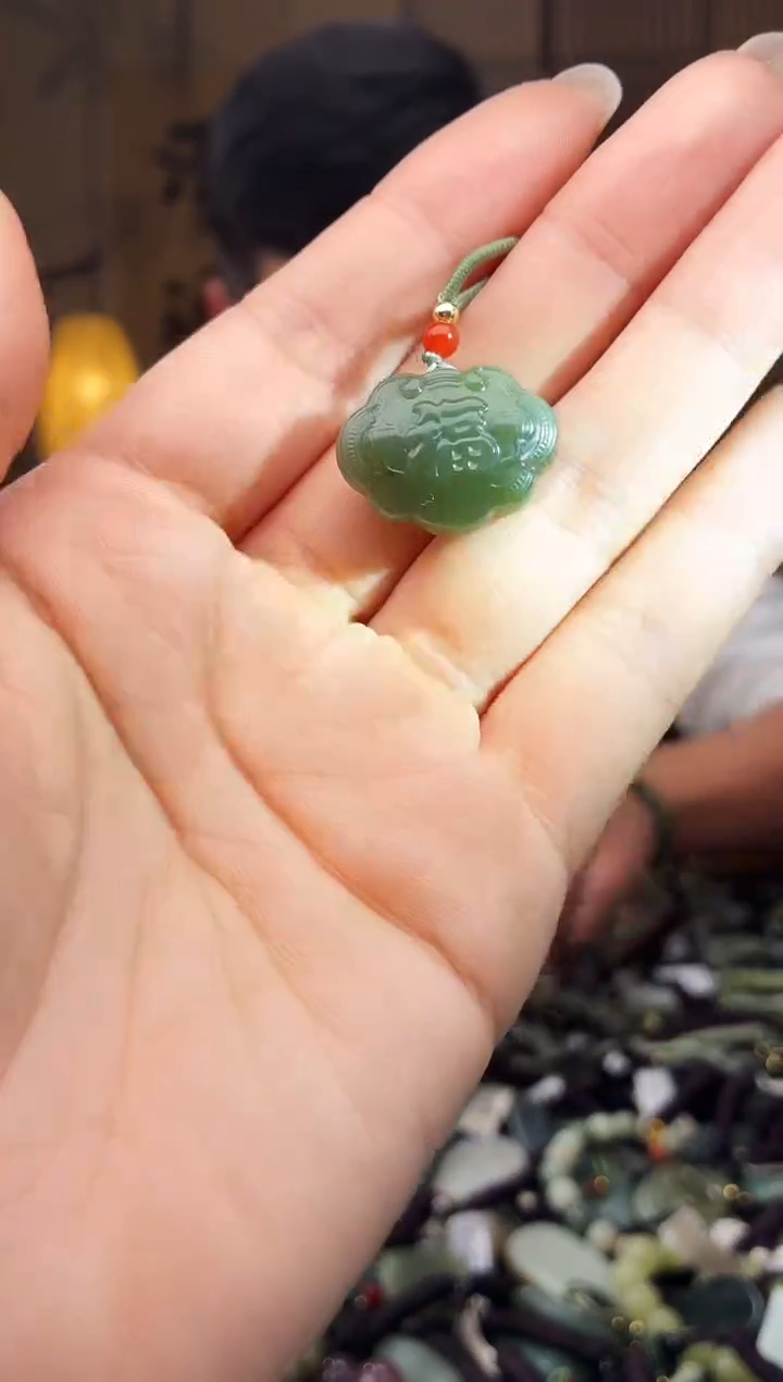 颈饰未镶嵌和田玉多样性发货，拍一发一