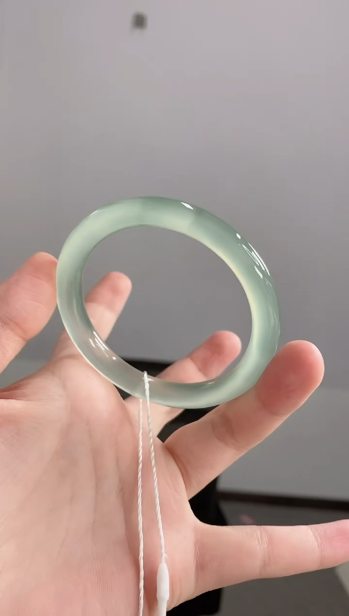 玛瑙/玉髓手镯未镶嵌54圈