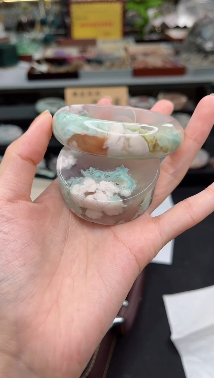 【闪购商品】石英质玉手镯未镶嵌56圈口（赠品镯心）2S9553