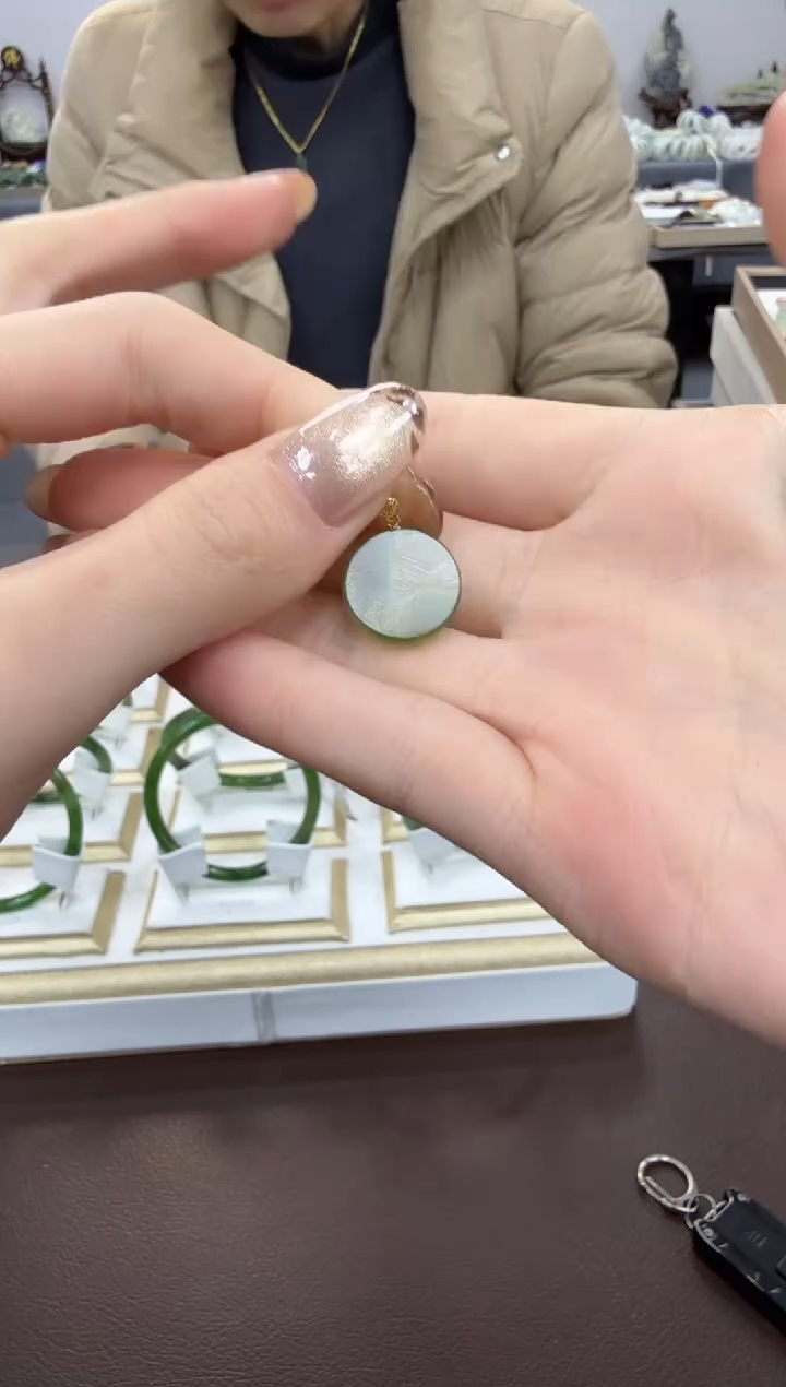 颈饰18K金镶嵌和田玉多样性发其一zj圆牌011