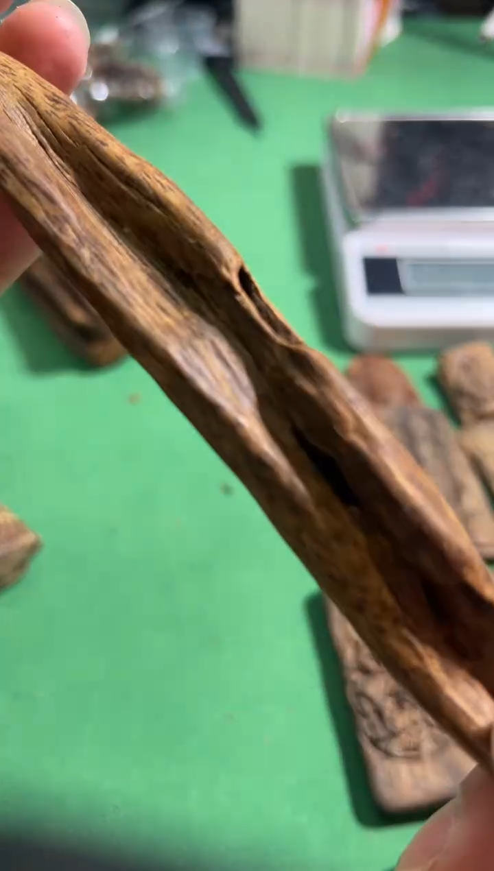 【闪购商品】沉香手把件58号黄棋多样性发一