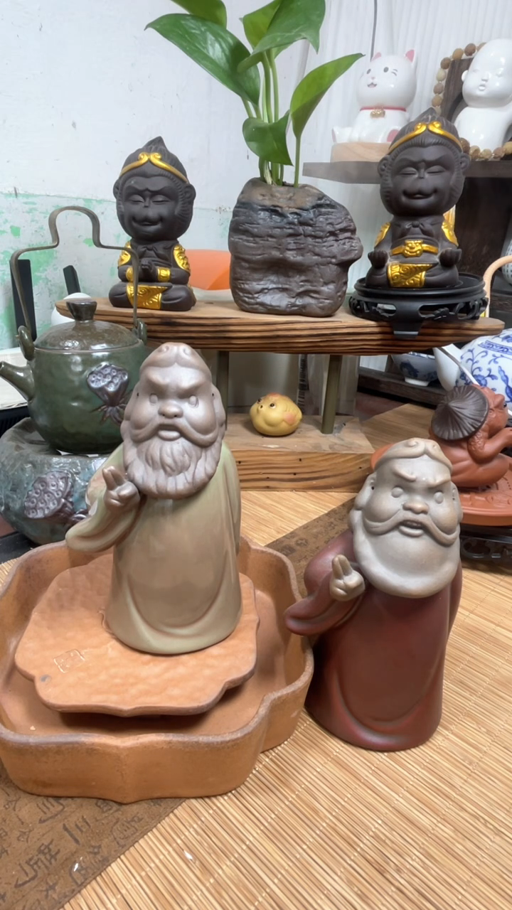 两个装沙和尚（颜色可备注）