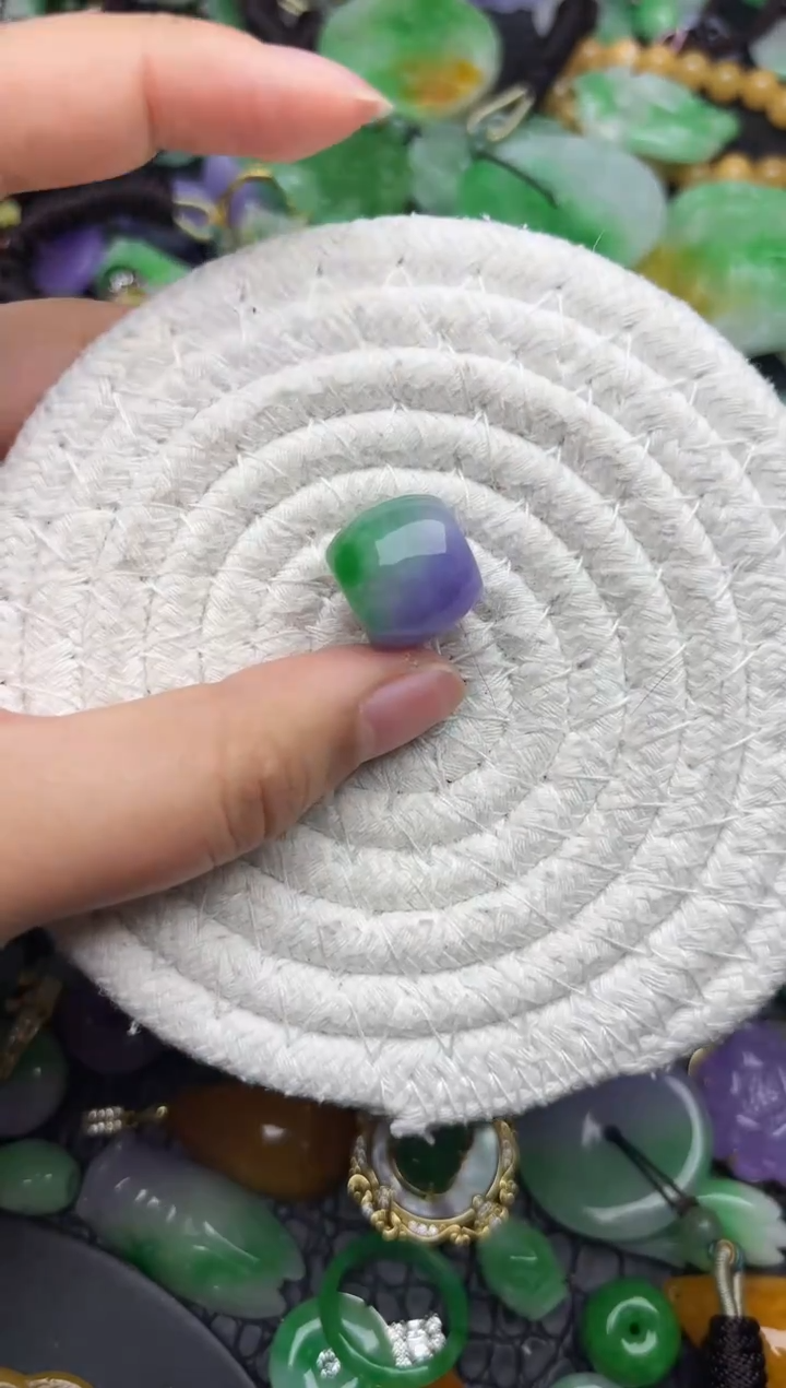 颈饰未镶嵌翡翠缅甸翡翠吊坠