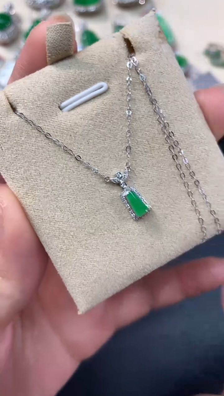 【闪购商品】翡翠套链18K金镶嵌A424|2500