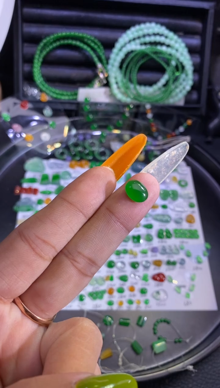 未镶嵌挂件翡翠蛋