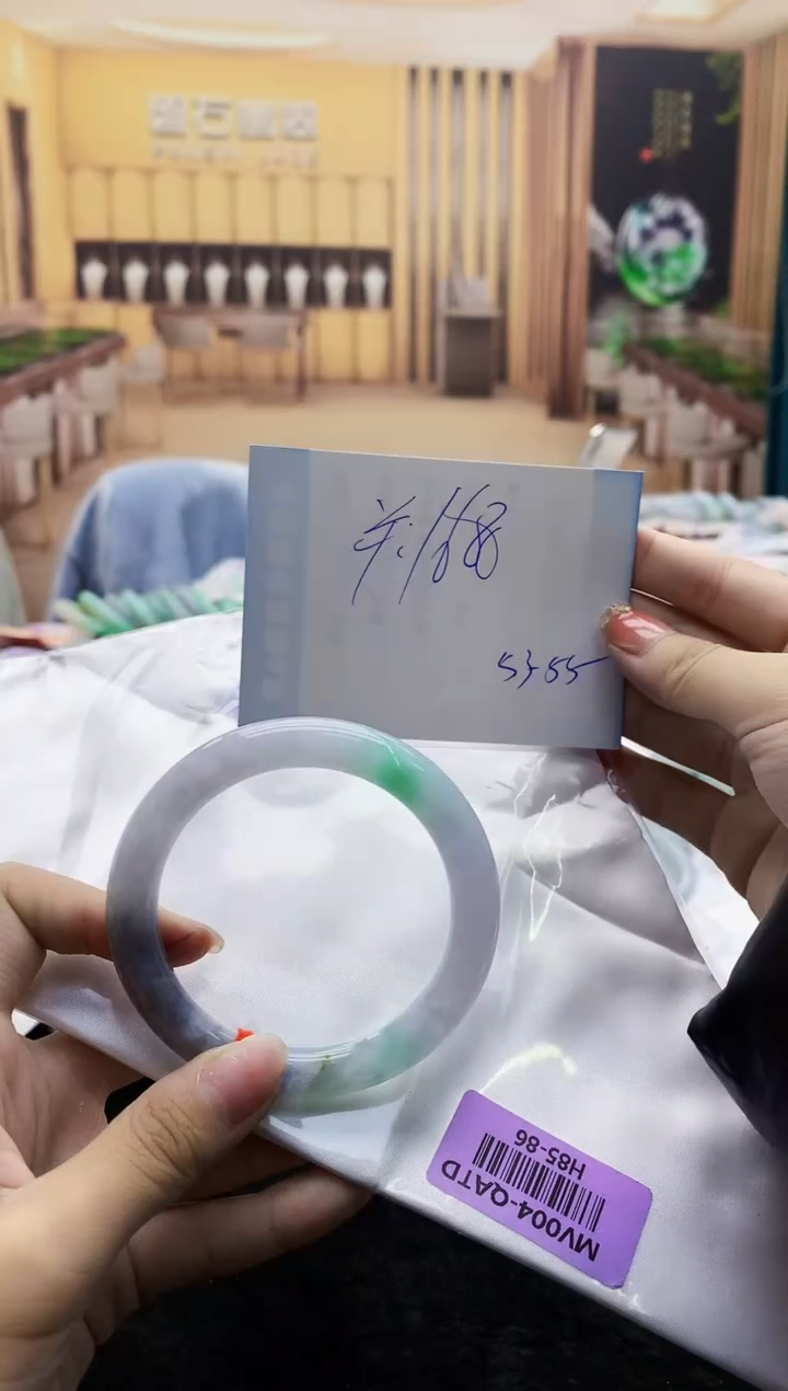 【闪购商品】翡翠手镯未镶嵌     H85-86