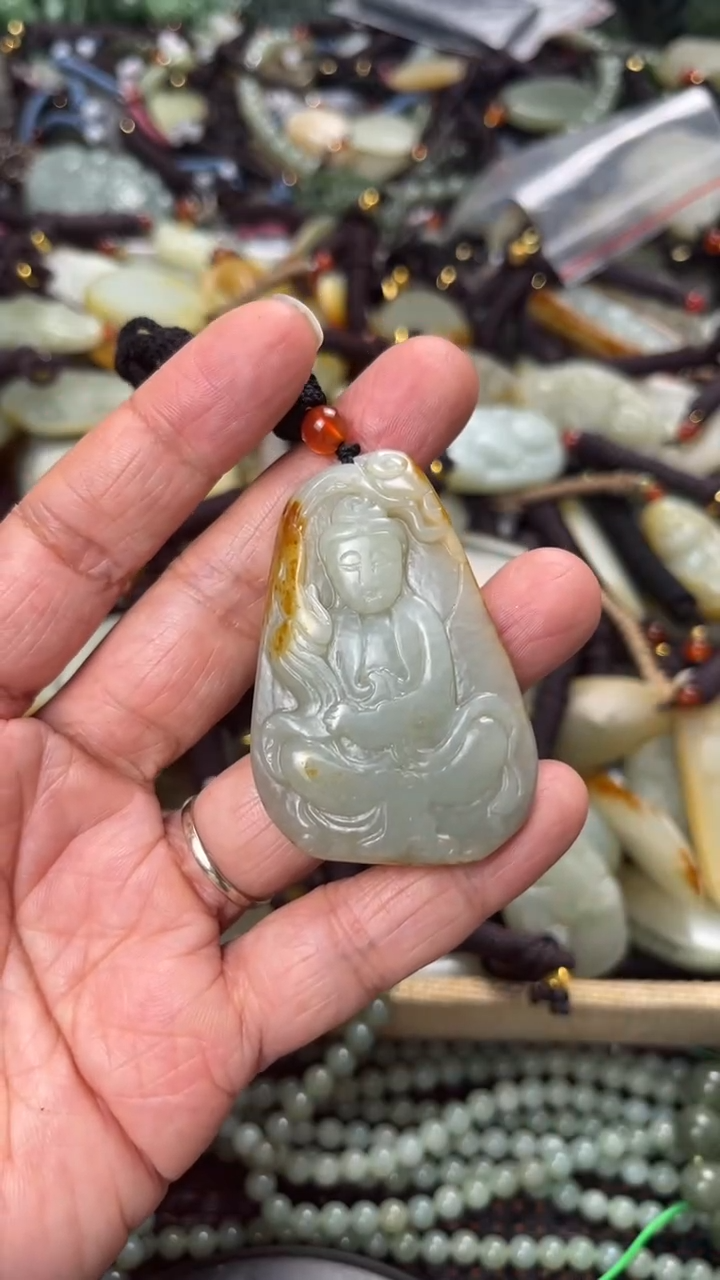 【闪购商品】和田玉颈饰未镶嵌多样性发货没有证书拍一发一有瑕