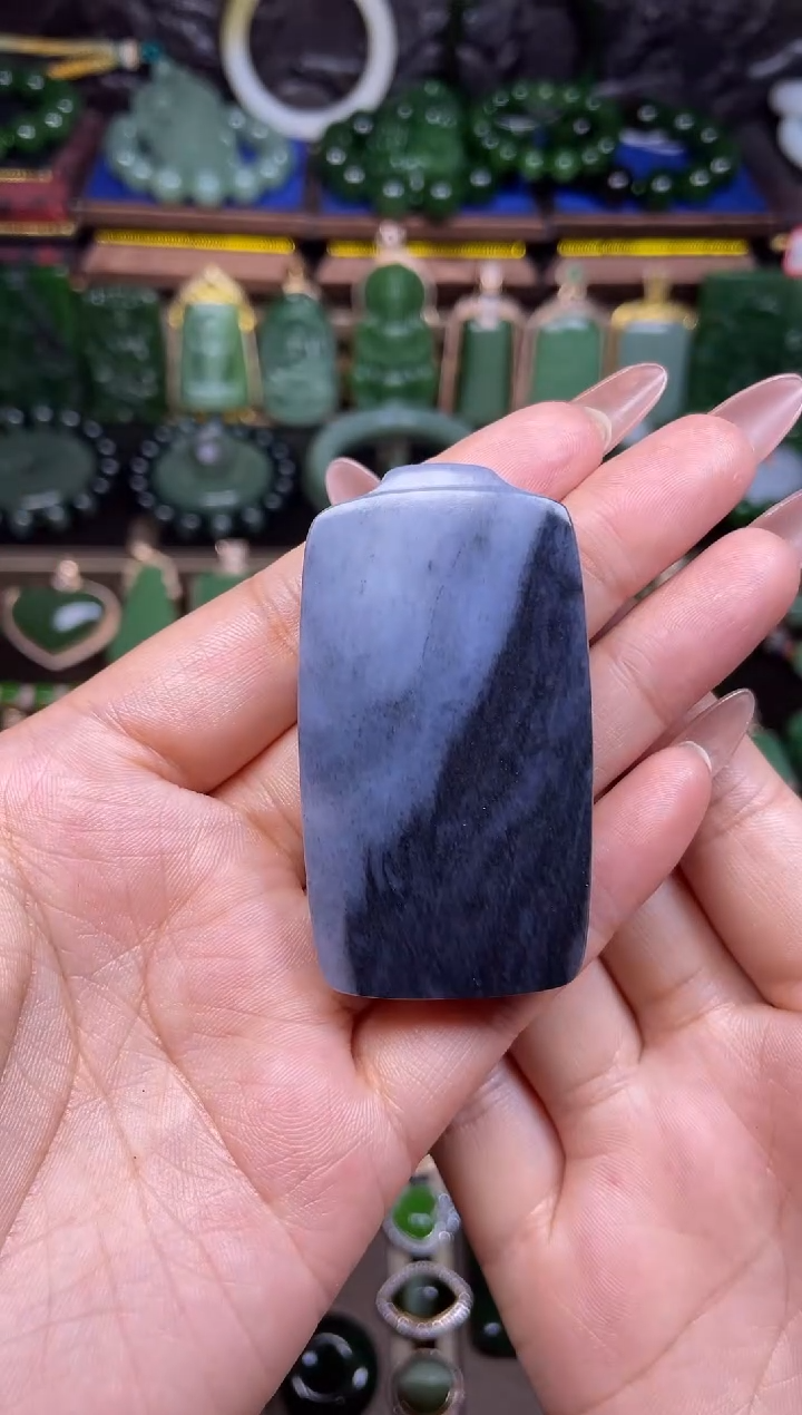 和田玉未镶嵌颈饰吊坠