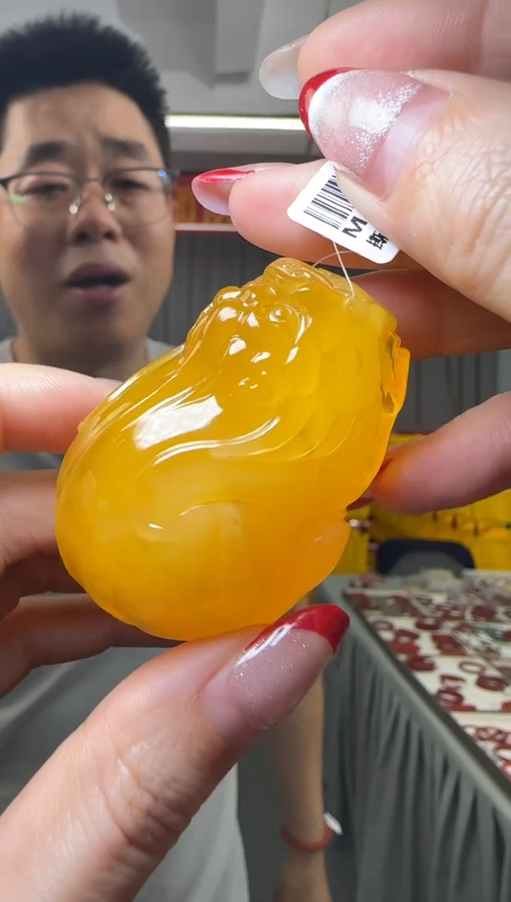 【闪购商品】蜜蜡吊坠(不含链)未镶嵌蜜蜡吊坠貔貅32-33克