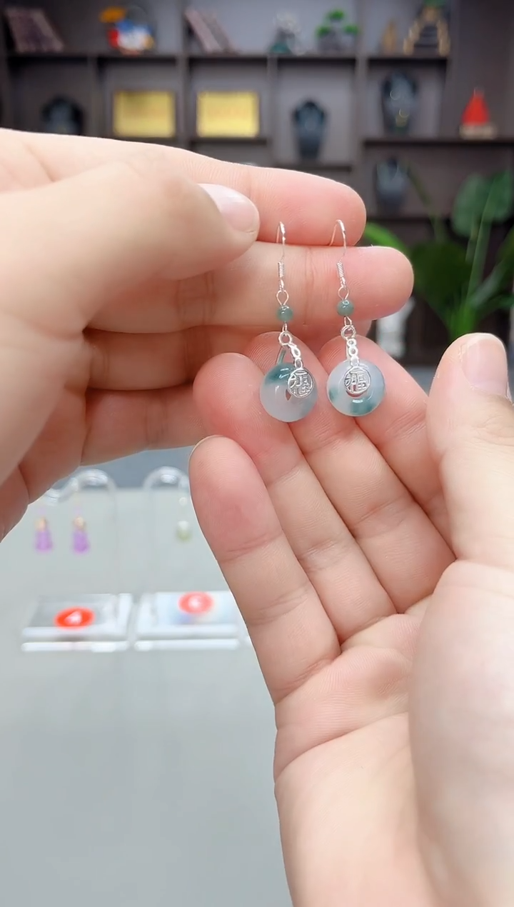 未镶嵌石英质玉（天山翠）耳饰721000