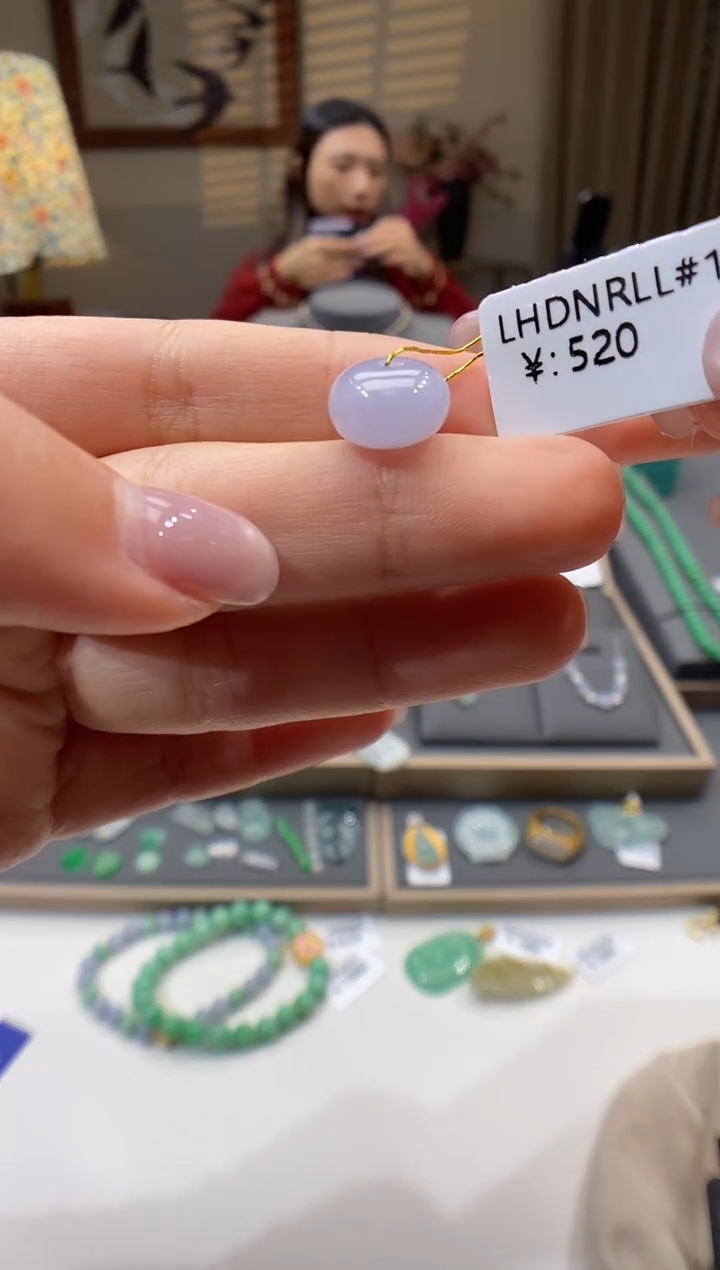 【闪购商品】翡翠颈饰未镶嵌珠子