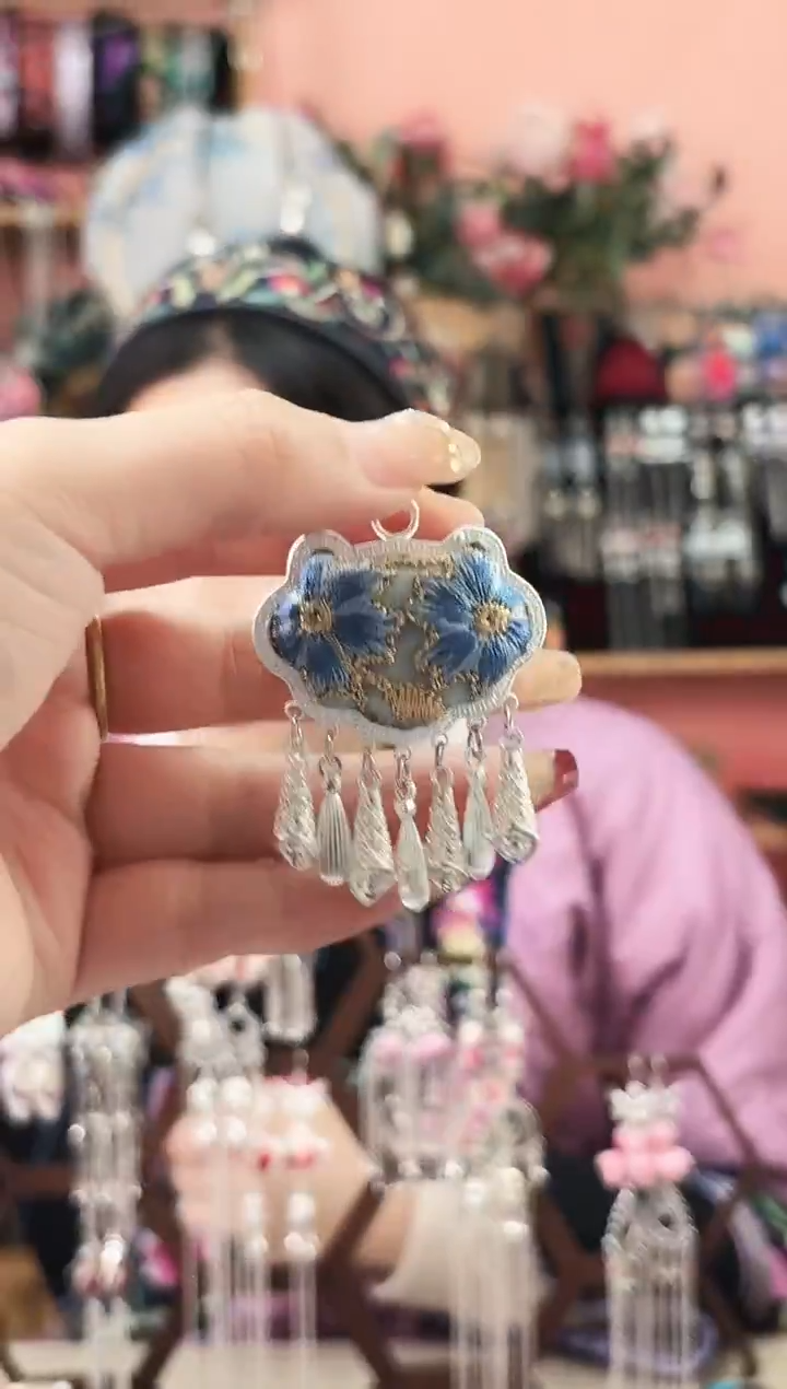 艺枝独绣手工饰品129