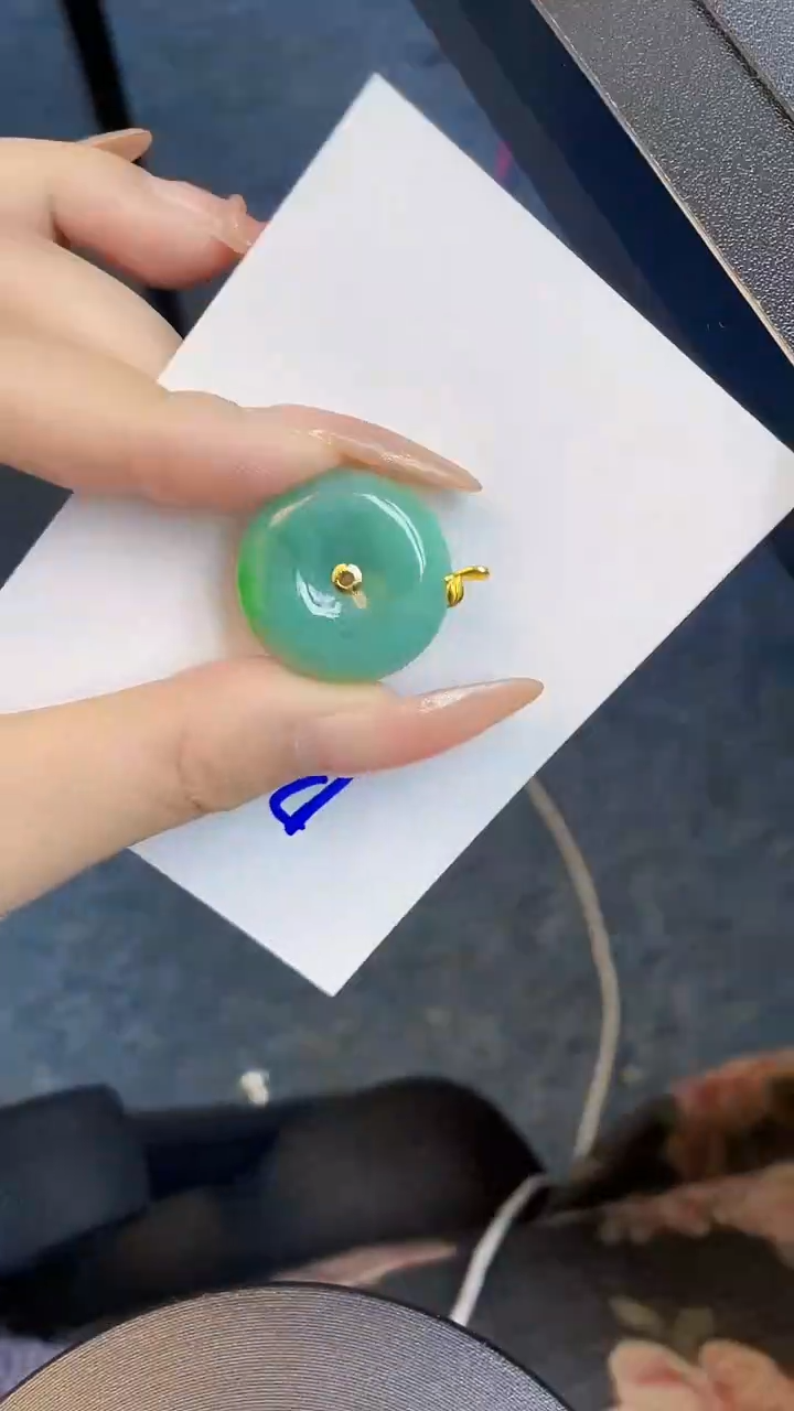【闪购商品】翡翠颈饰18K金镶嵌00000000