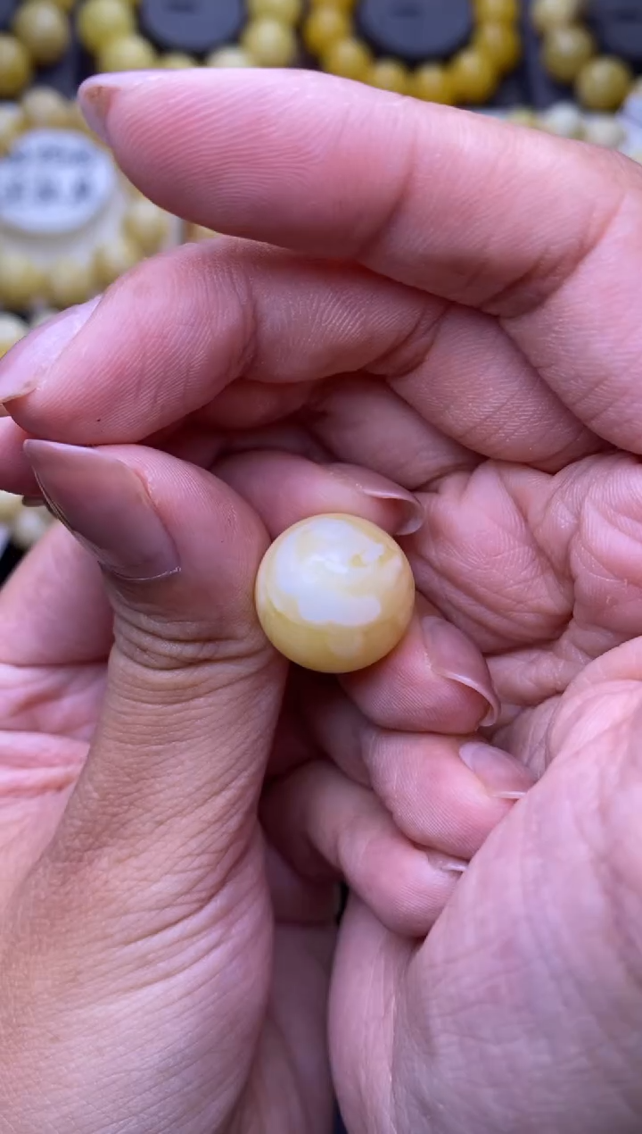 裸石琥珀未镶嵌大小姐珠宝92