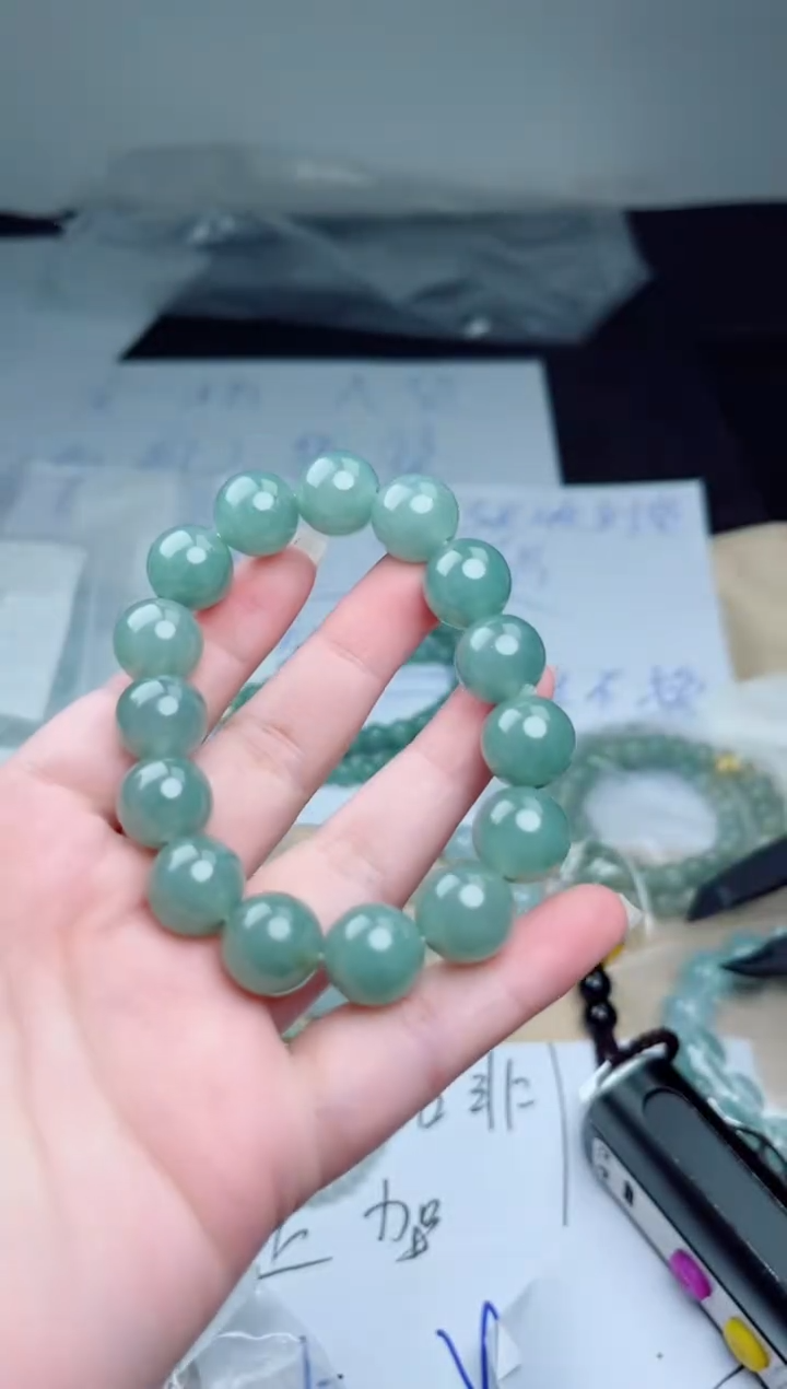 定制翡翠未镶嵌珠串