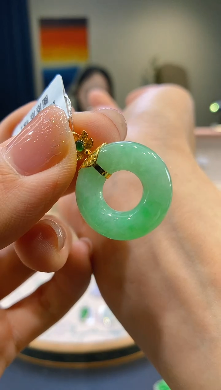 【闪购商品】翡翠18K金镶嵌吊坠(不含链)甜甜圈