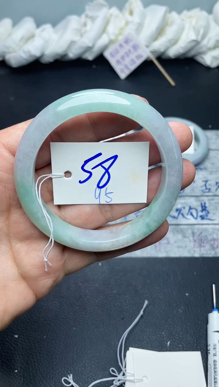 未镶嵌手镯翡翠95