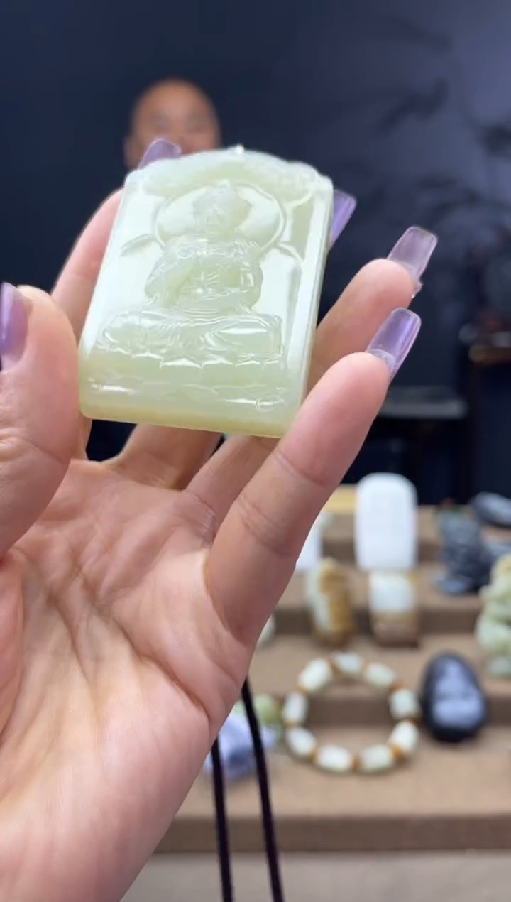 颈饰未镶嵌和田玉1