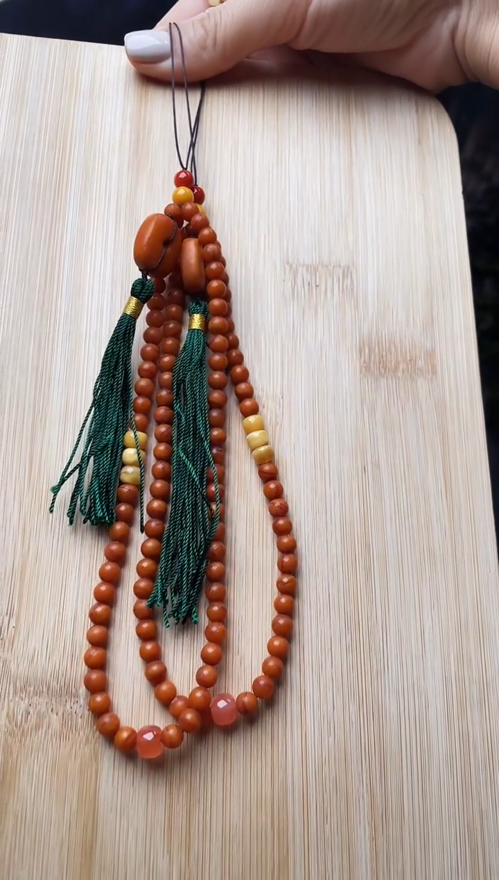 【闪购商品】蜜蜡颈饰未镶嵌手机挂 多样性发货 发其一