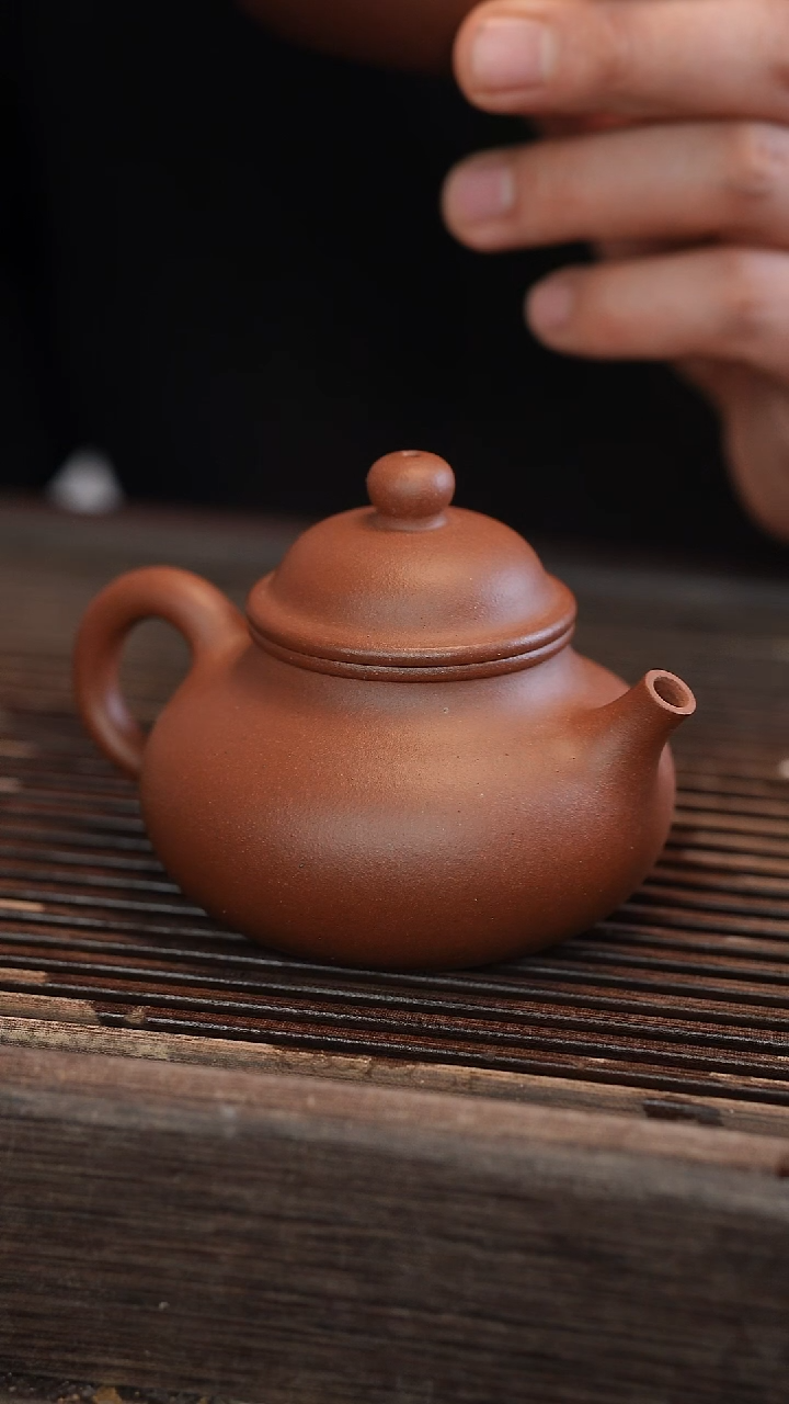 茶壶紫砂容天 半手工 200cc