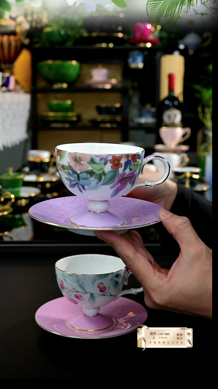 紫色咖啡杯，，，，，，，，，，，，，，